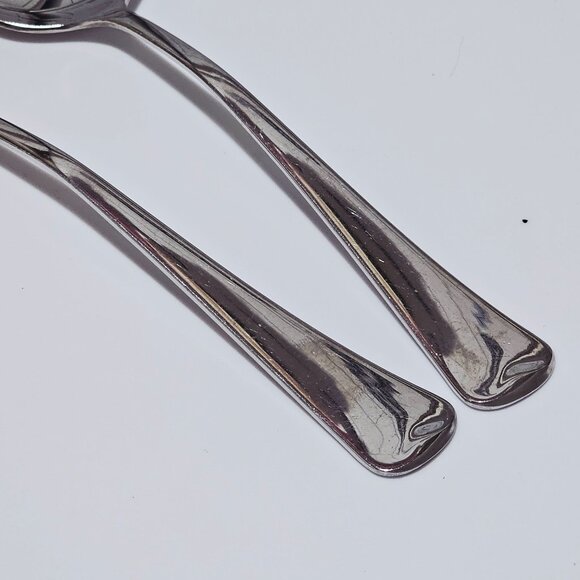 2 Oneida Distinction Serving Spoons 8" stainless glossy 2000s vtg MCM - Picture 2 of 7